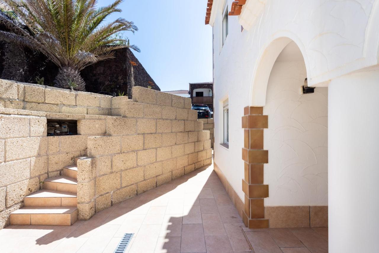 Casa Naranja: Family-Friendly Villa with Heated Pool and BBQ Poris de Abona Exterior photo